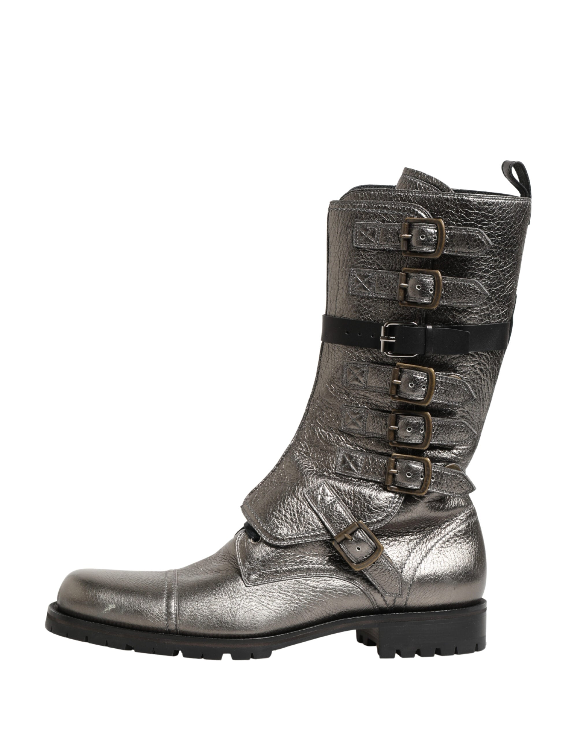 Bottes de combat en cuir métallisé avec boucle de la marque Dolce & Gabbana, chaussures élégantes et modernes.