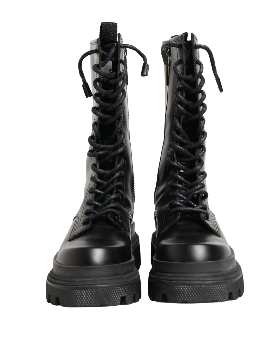 Bottes de combat en cuir noir Dolce & Gabbana avec semelle trekking, style robuste et tendance, vue de face.