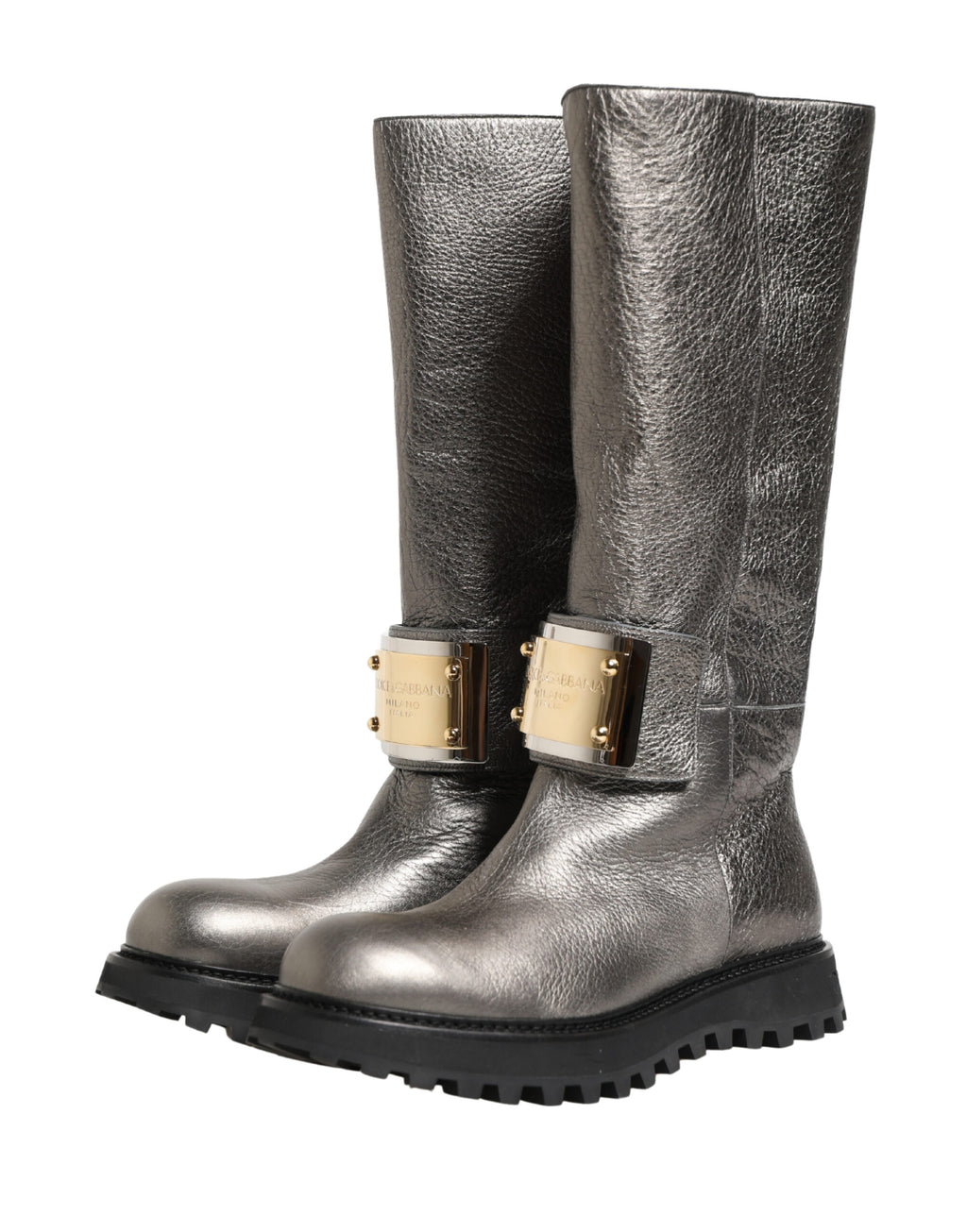 Bottes en cuir argenté métallisé Dolce & Gabbana mi-mollet, style élégant et moderne, visibles sur cette image.