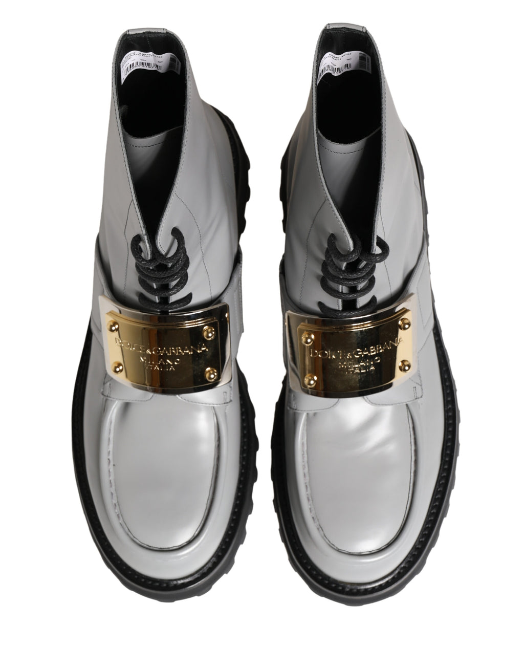 Bottes ankle en cuir gris Dolce & Gabbana avec plaque logo, chaussures élégantes et classiques pour femmes.