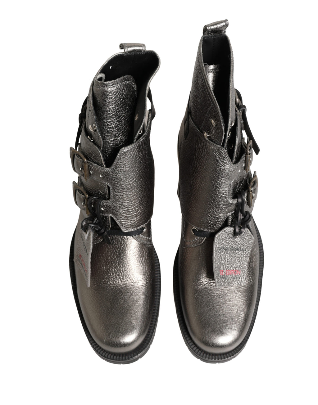 Bottes ankle en cuir argenté métallique avec boucle de la marque Dolce & Gabbana, chaussures élégantes pour femmes.