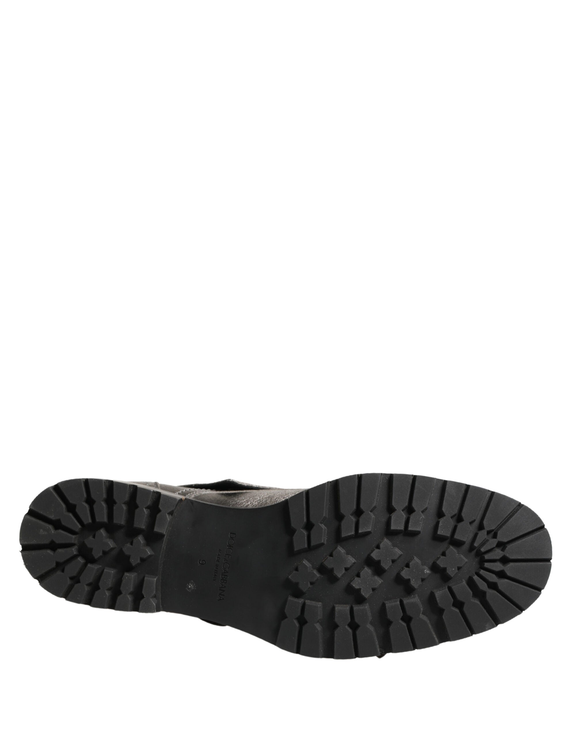 Chaussures bottines en cuir argenté métallique avec boucle Dolce & Gabbana, style élégant et moderne, vue de face.