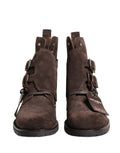 Bottes ankle en daim marron Dolce & Gabbana avec boucle en cuir, style élégant et sophistiqué, visible sur l'image.