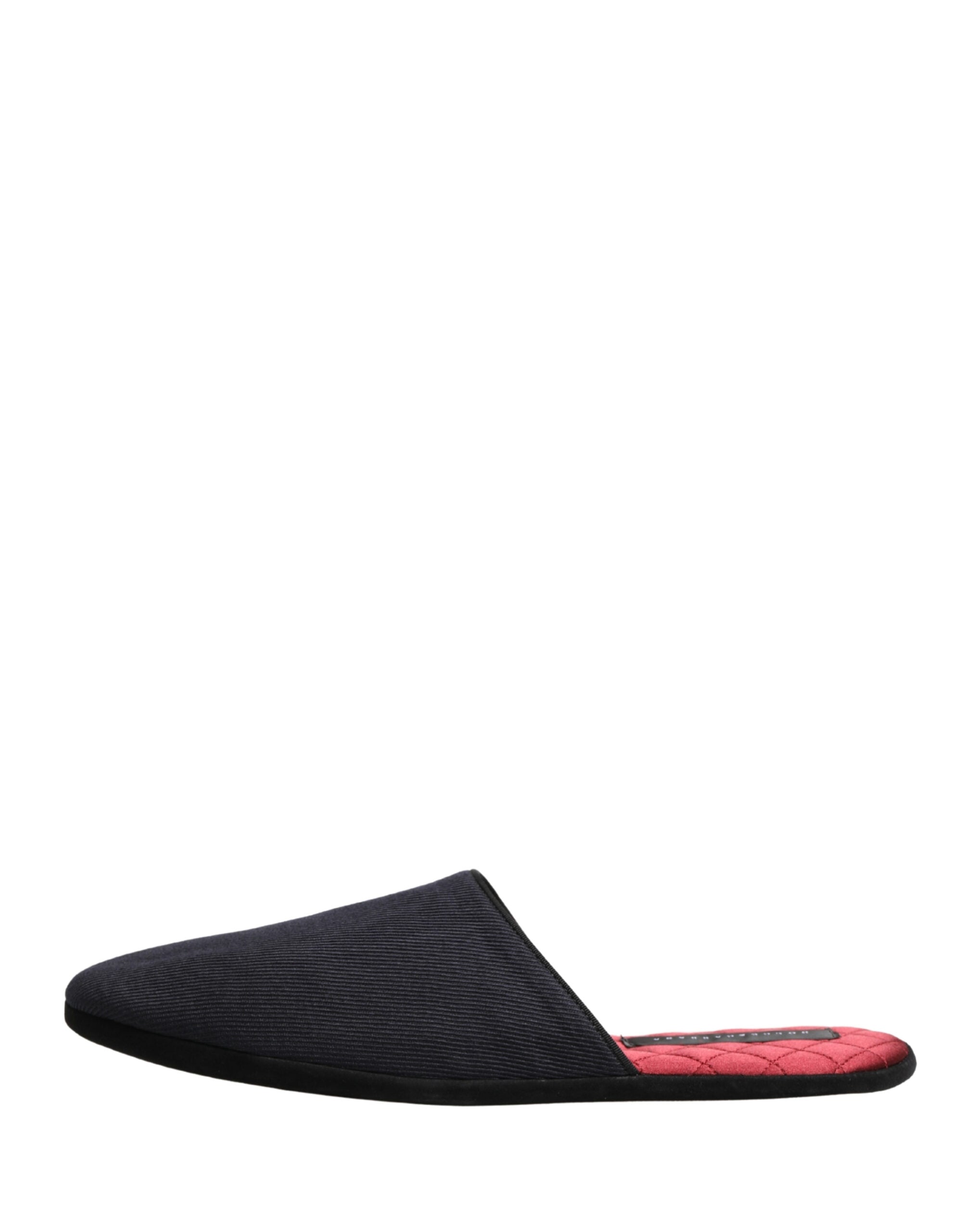 Chaussures slippers en laine et coton bleu marine foncé Dolce & Gabbana avec motif Chevron rouge, confort et style élégant.