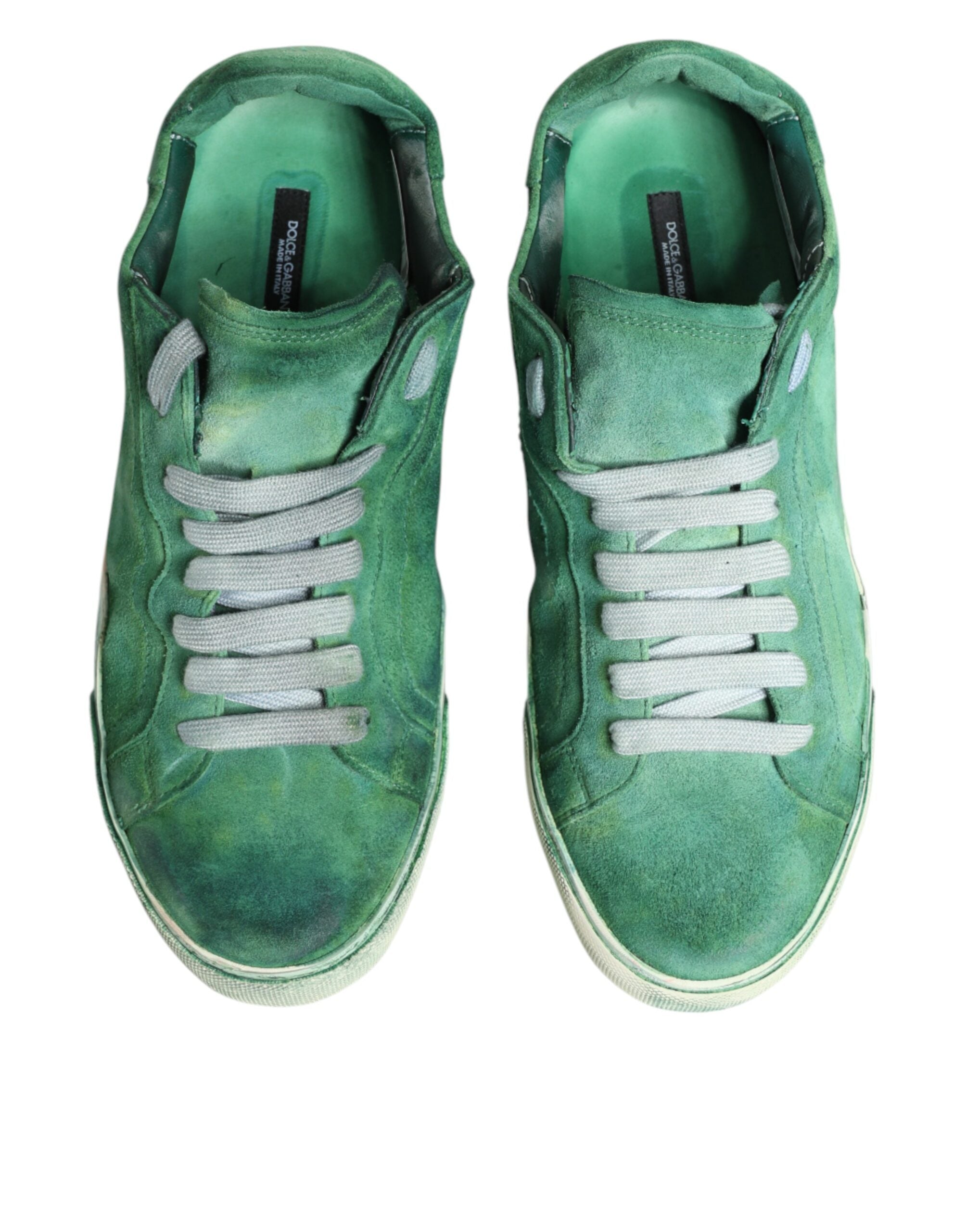 Chaussures basses Dolce & Gabbana en suède vert avec logo DG, semelle en caoutchouc, style sneakers élégants.