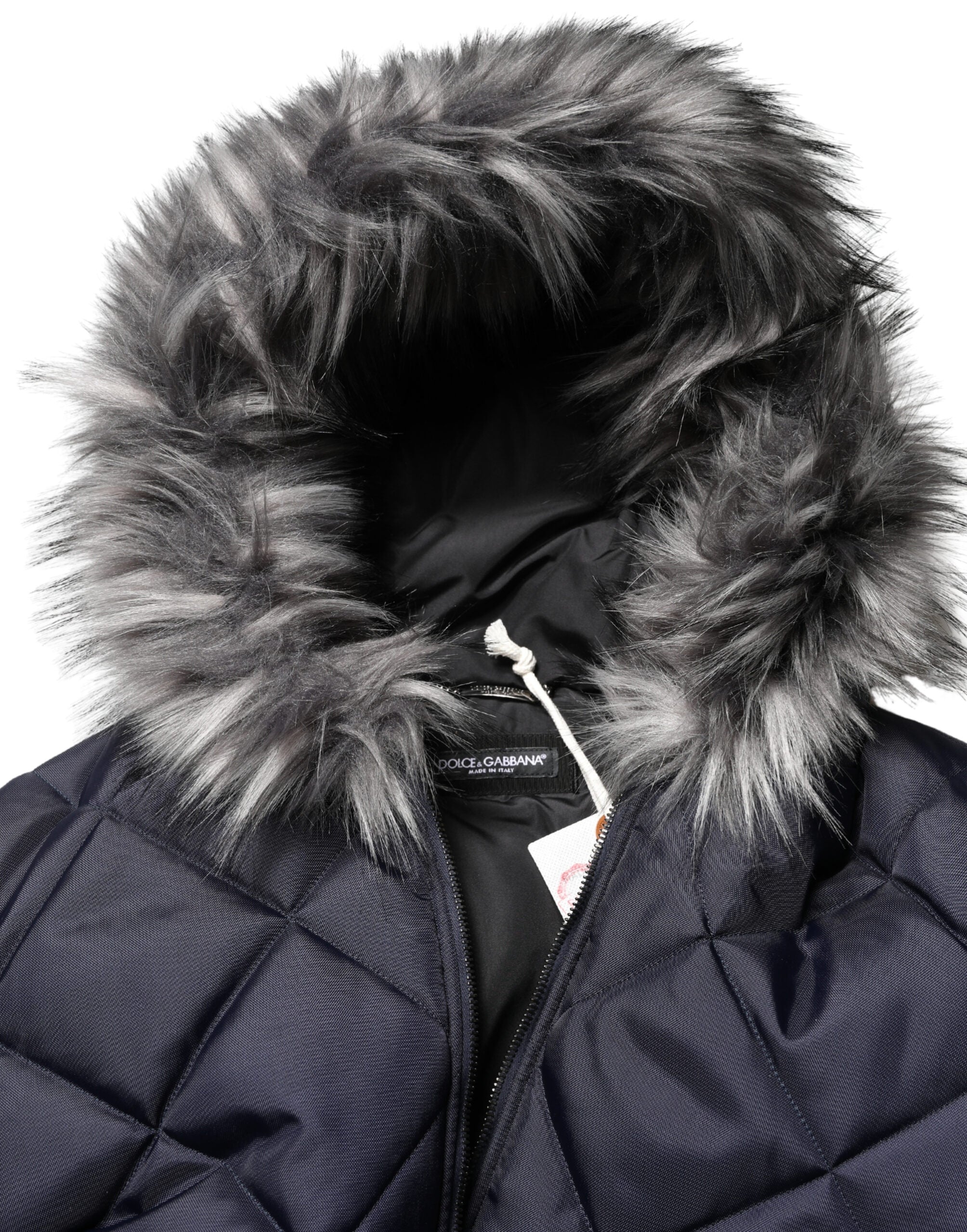 Veste en fourrure matelassée noire avec capuche en shearling, style Dolce & Gabbana, veste d'hiver élégante et chaude.
