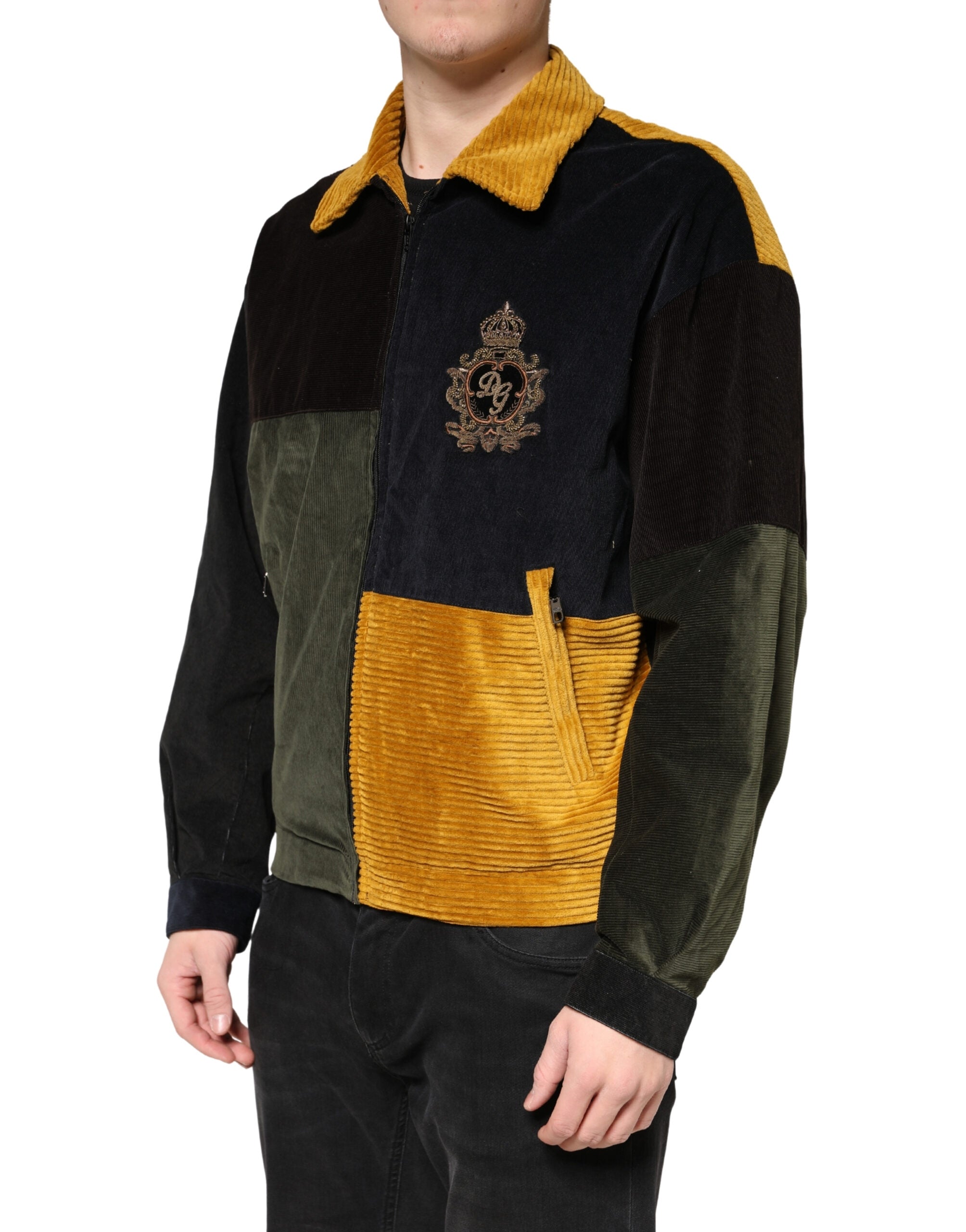 Veste en velours côtelé à patchworks multicolores Dolce & Gabbana avec écusson, style tendance et détails colorés.