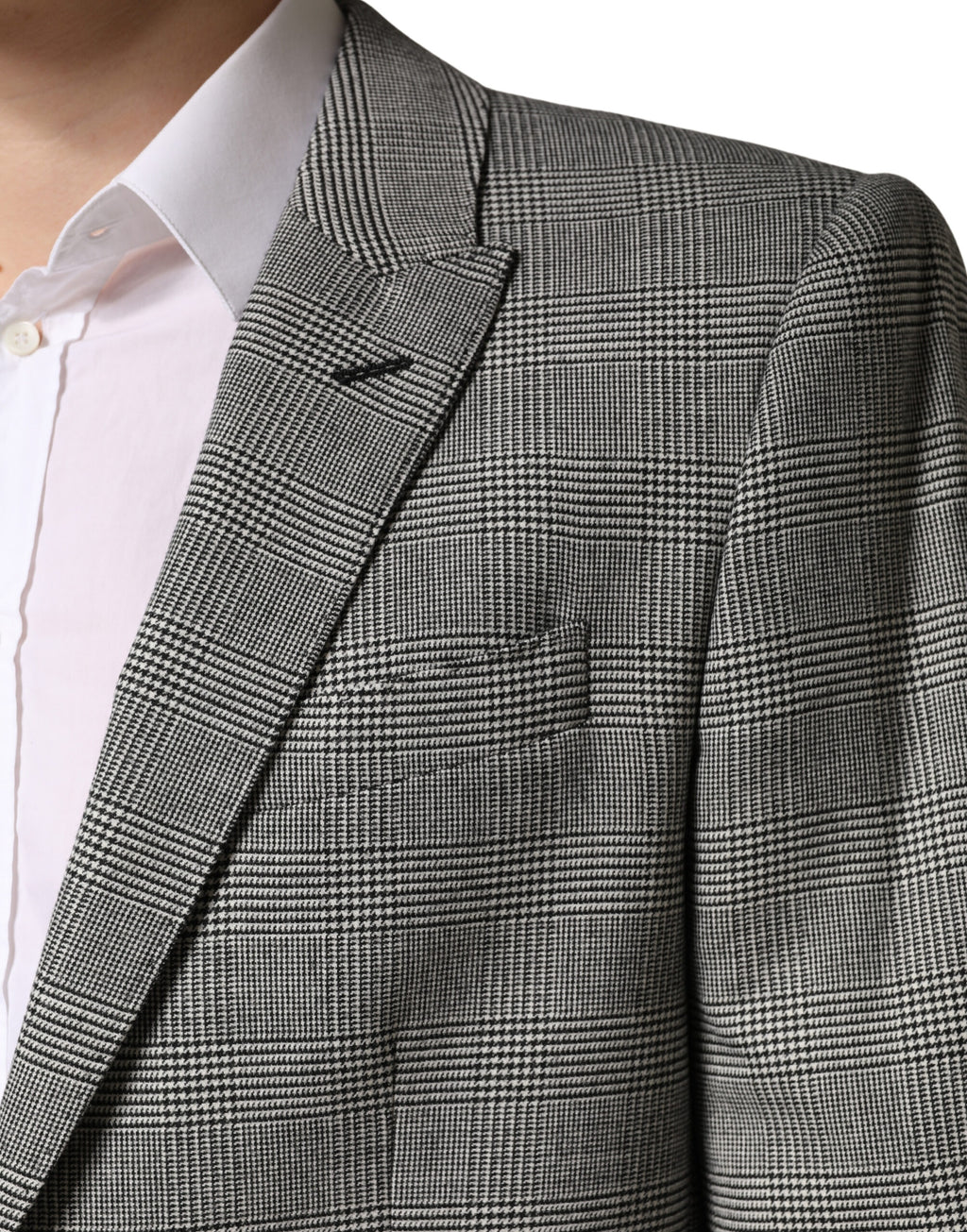 Costume formel gris à deux pièces Dolce & Gabbana Martini, veste à boutonnière simple et pantalon assorti, adapté pour occasions élégantes.