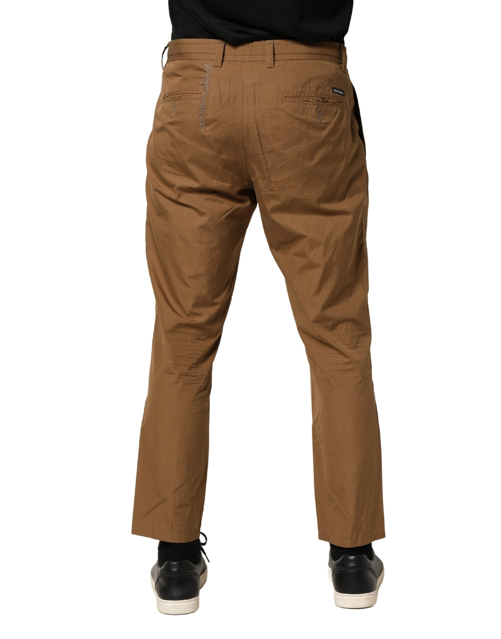 Pantalon chino homme Dolce & Gabbana en coton marron, coupe droite et élégante, vue de face sur fond neutre.