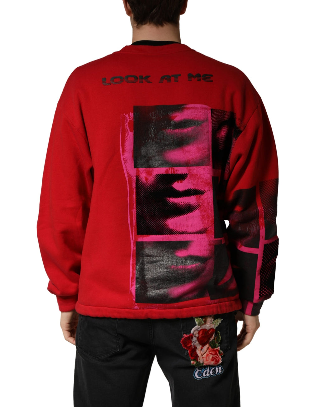 Sweat-shirt homme Dolce & Gabbana rouge à motif graphique avec col rond, style décontracté et moderne.