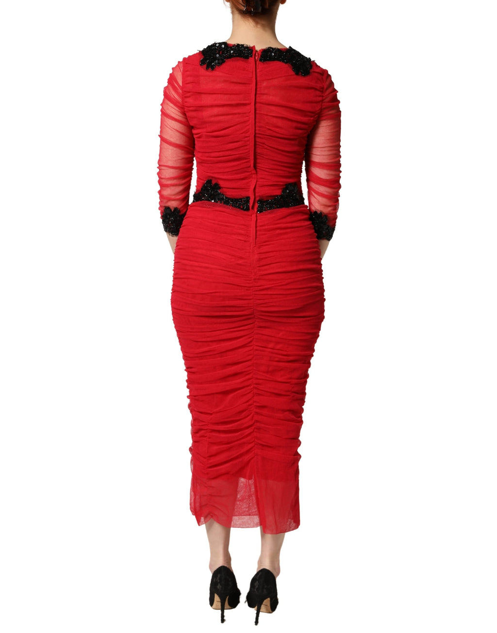 Robe midi moulante en tulle rouge avec bordure en mesh, de Dolce & Gabbana, ajustée et élégante pour une silhouette sophistiquée.