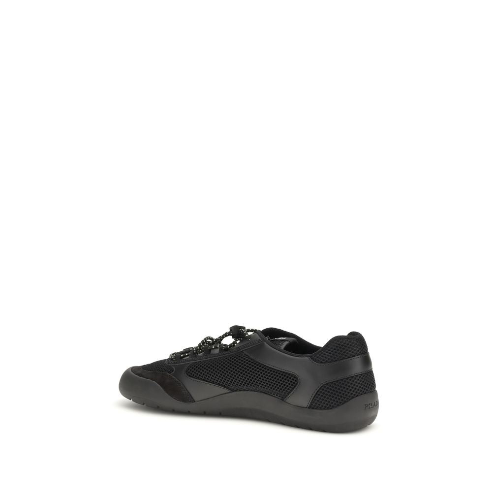 Chaussures de sport Prada en polyester noir, sneakers athlétiques élégants avec design moderne et détails sportifs.