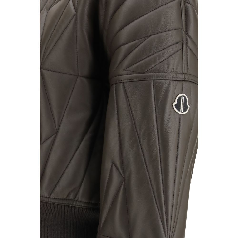 Veste bomber marron Moncler x Rick Owens en laine d'agneau Ovis Aries avec détails élégants et design contemporain.