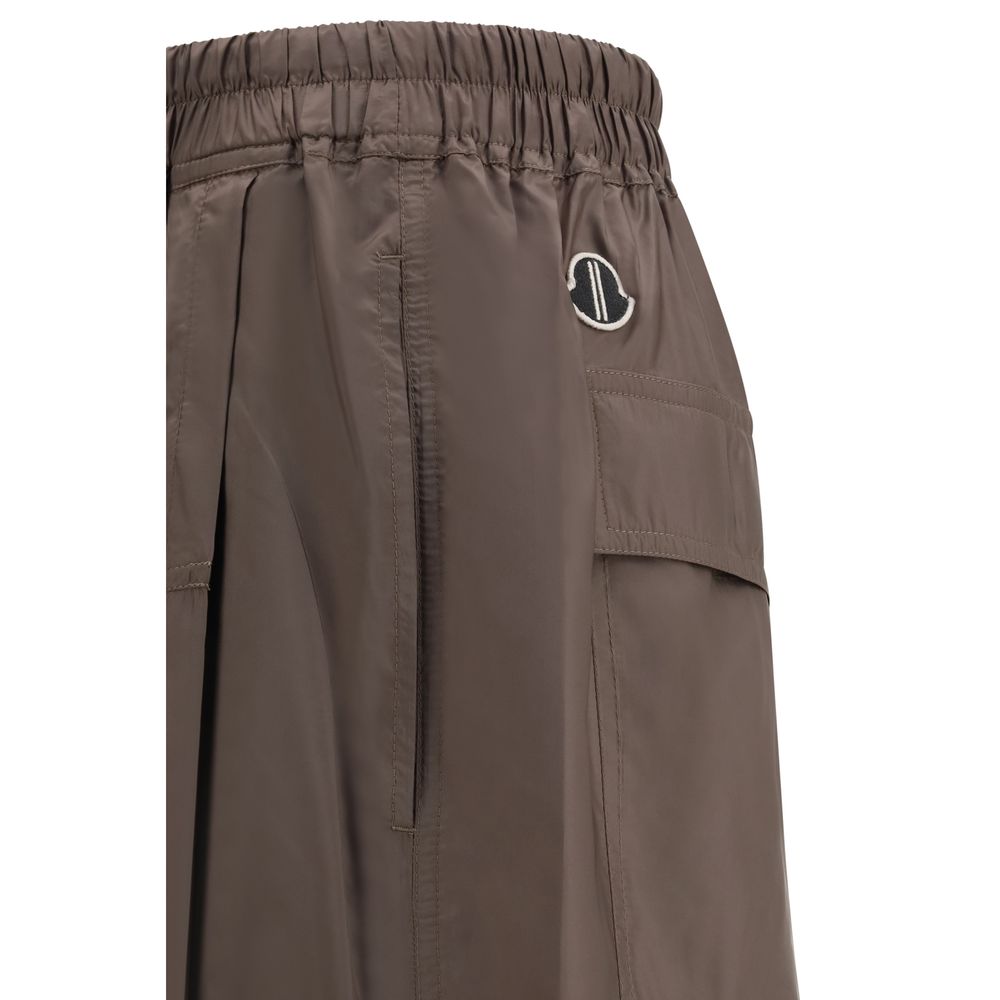 Shorts Bermuda en polyester marron Moncler x Rick Owens, vue de face avec détails du tissu et de la coupe.
