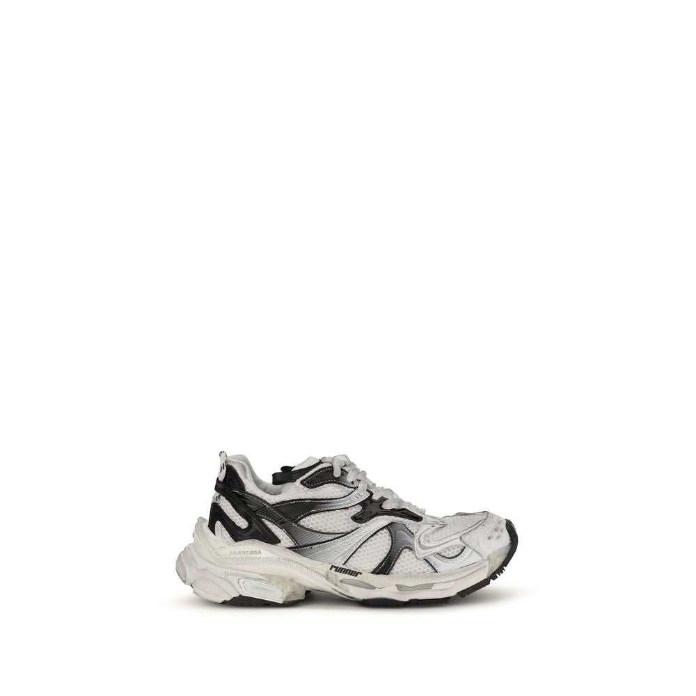Chaussures de sport gris Balenciaga en polyéthylène, sneakers athlétiques modernes avec design épuré.