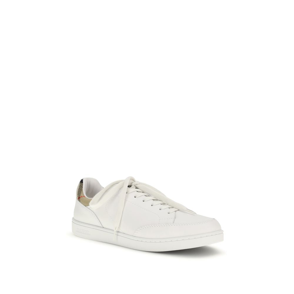 Chaussures basses en cuir de veau blanc Bos Taurus de Burberry, sneakers élégants pour homme.