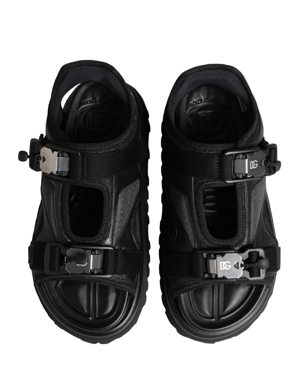 Sandales homme noires Dolce & Gabbana avec logo détaillé, semelle épaisse et design robuste.