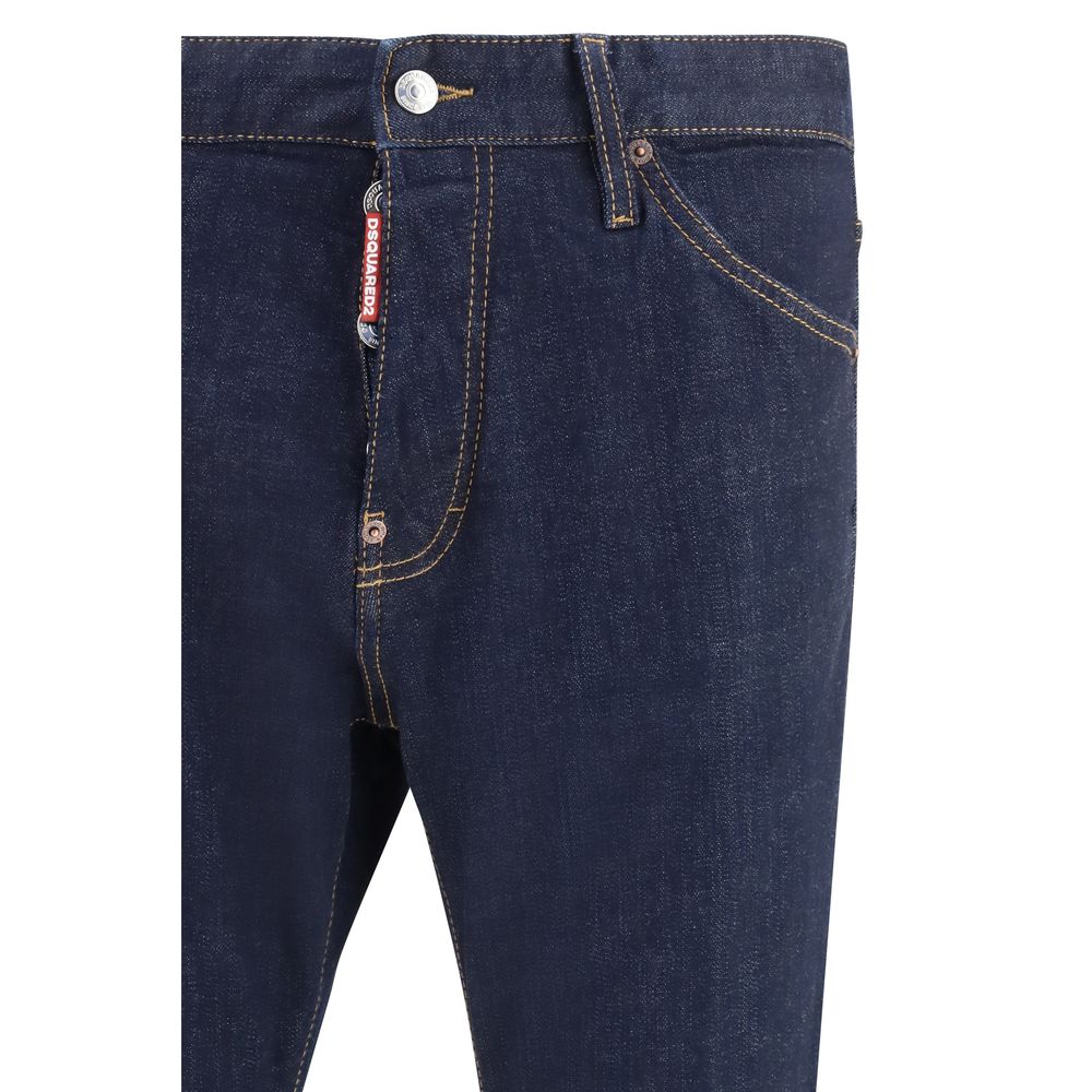 Jeans droits en coton bleu de Dsquared², modèle classique et décontracté, visibles en gros plan.