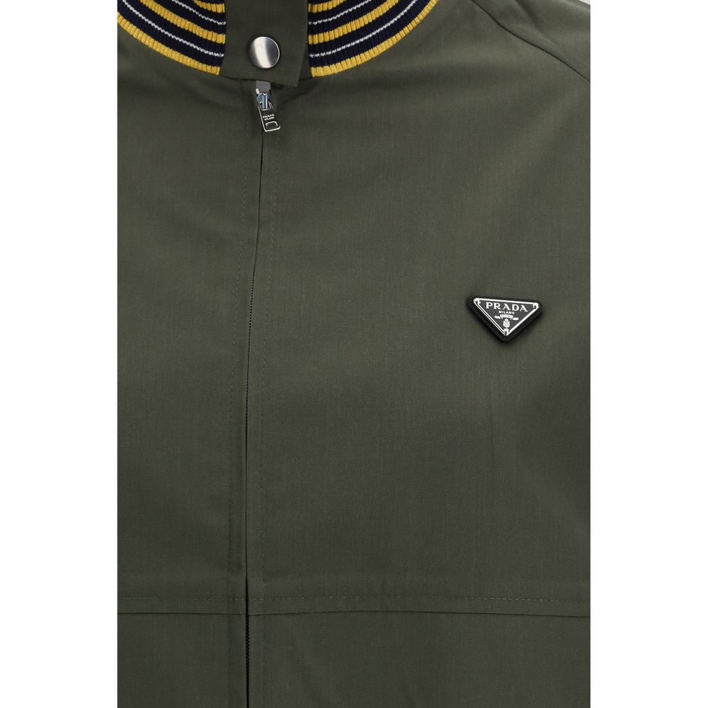 Veste bomber bicolore en polyester de Prada, style moderne avec détails colorés, vue frontale sur la veste.