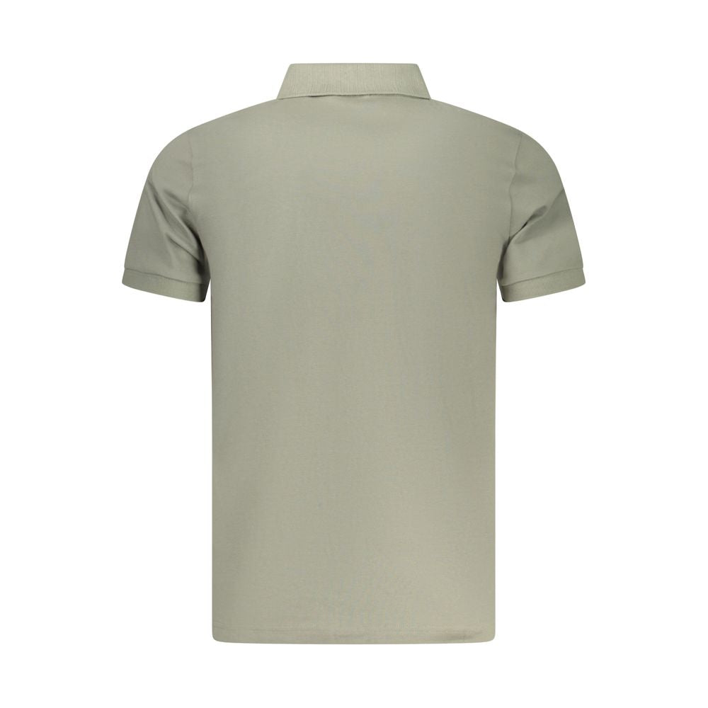 Polo pour homme en coton vert de la marque Hugo Boss, col classique et logo discret sur la poitrine.