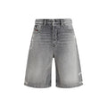 Shorts bermuda en coton gris de la marque Diesel, coupe décontractée, avec ceinture et poches visibles.