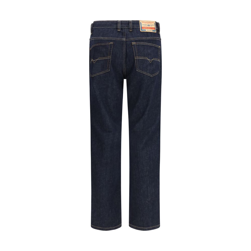Jeans slim en coton noir de Diesel, coupe ajustée, visibles avec détails modernes et finition soignée.