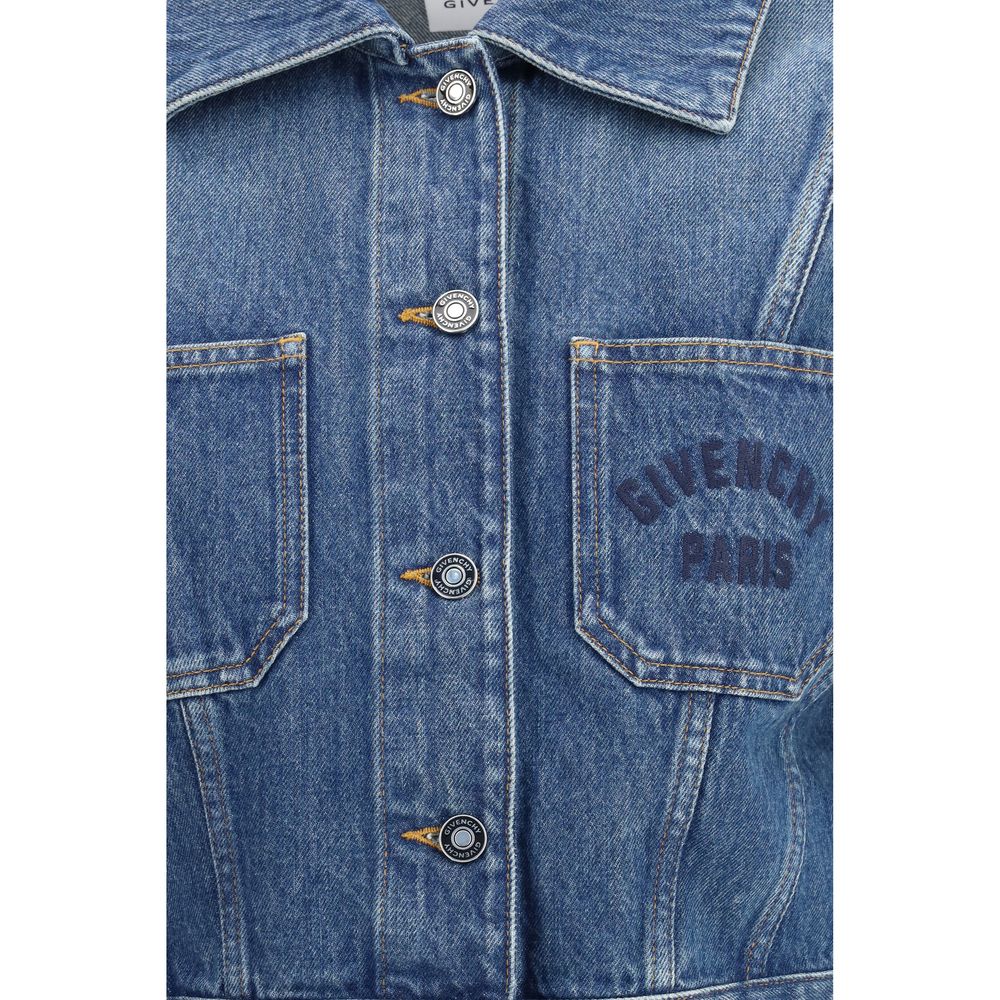 Veste en denim bleu en coton de la marque Givenchy, détail visible avec boutons et couture élégante.