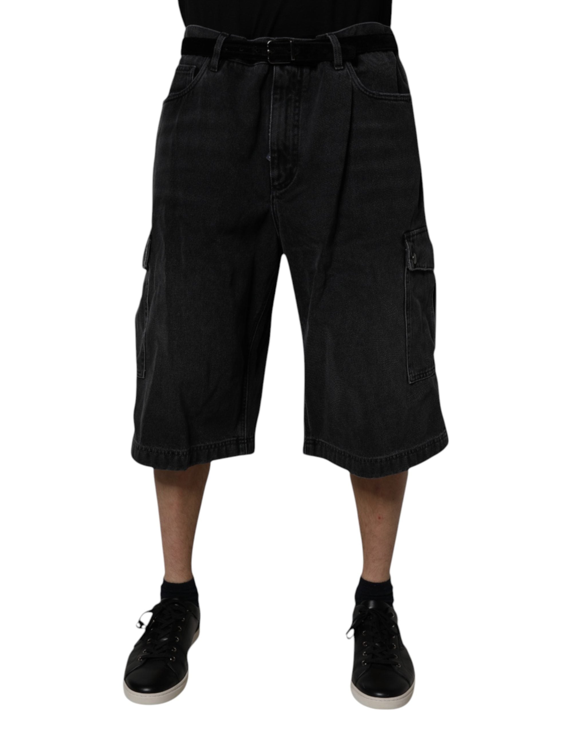 Shorts bermuda en jean noir Dolce & Gabbana, taille mi-haute, avec poches cargo, style décontracté et tendance.