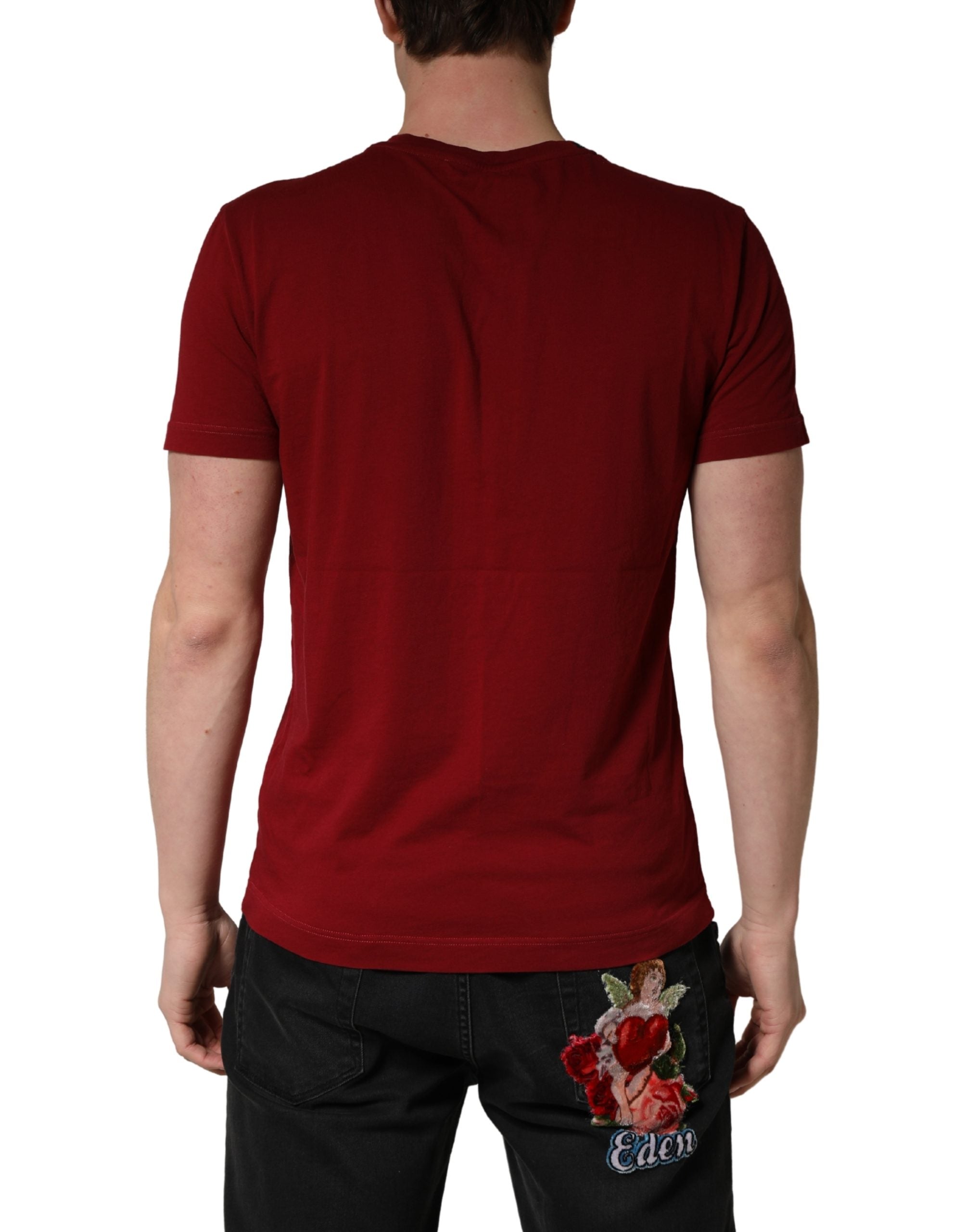 T-shirt en coton bordeaux Dolce & Gabbana à manches courtes et col rond, style décontracté et élégant.