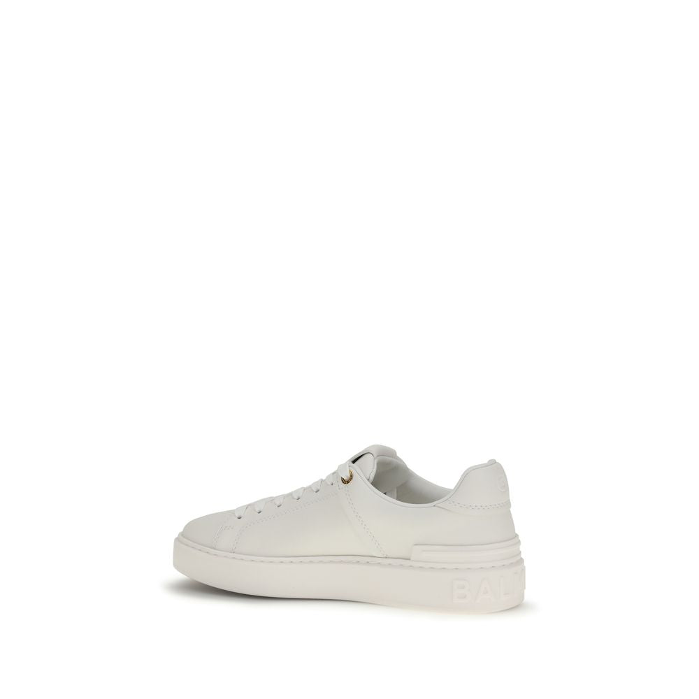 Chaussures Balmain Bos Taurus en cuir de veau blanc, baskets basses élégantes avec design moderne et détails sophistiqués.
