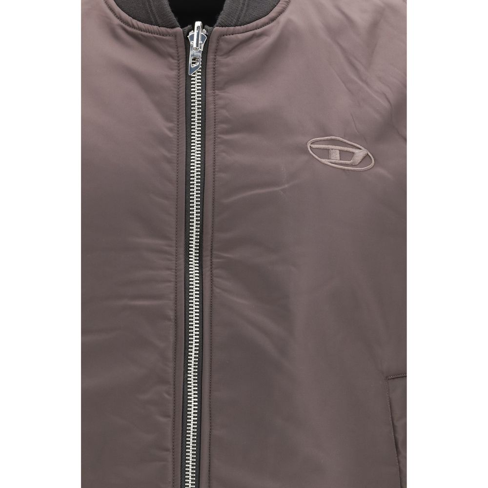 Veste sans manches en polyamide marron de la marque Diesel, vue de face montrant le design léger et moderne.