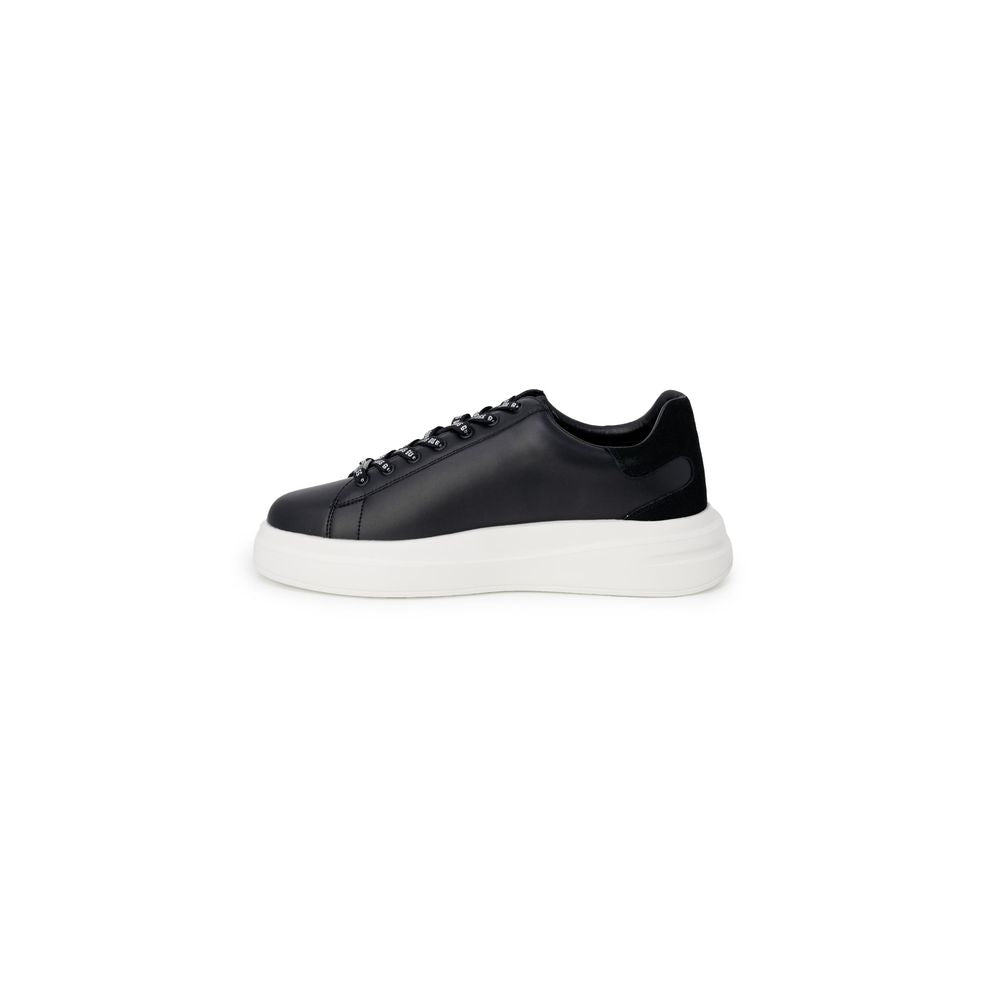 Baskets basses Guess en polyéthylène noir, chaussures de sport élégantes avec semelle blanche et design moderne pour homme.