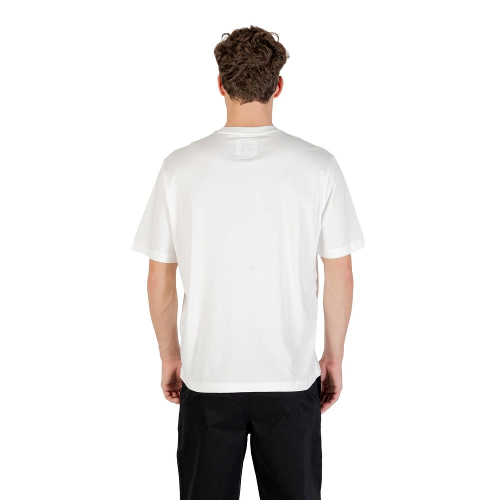 T-shirt en coton crème Armani Exchange affiché, avec col rond et logo discret sur la poitrine.