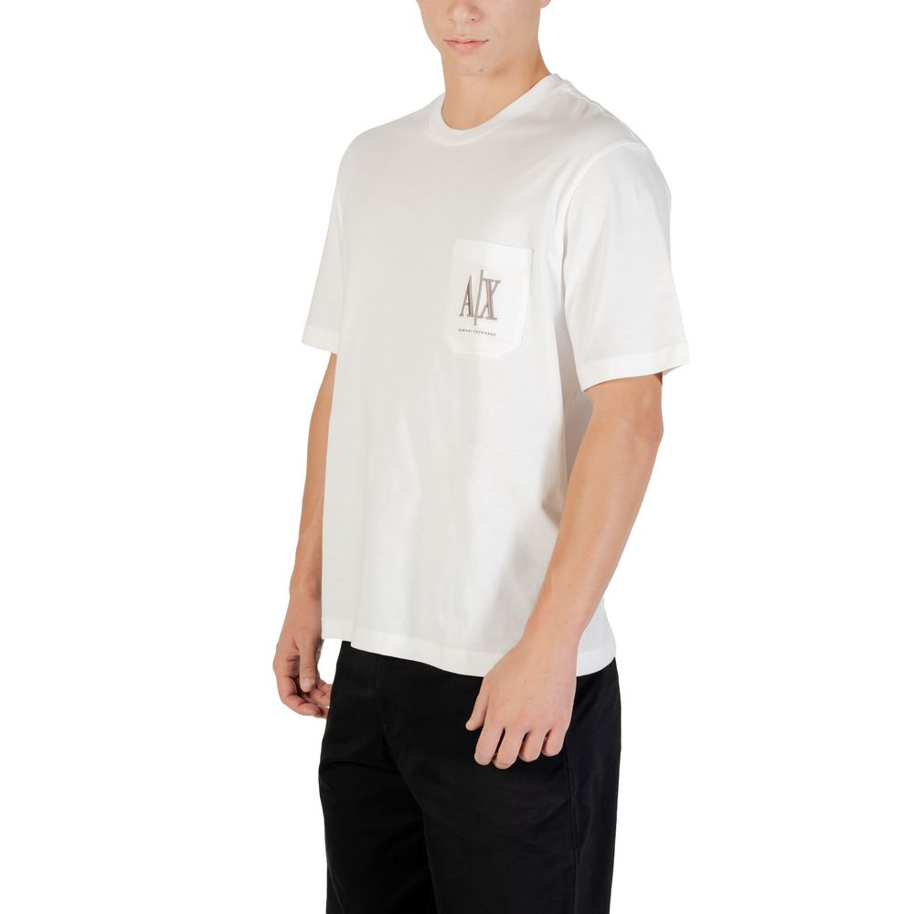 T-shirt en coton crème Armani Exchange, coupe classique, logo discret sur la poitrine, tissu doux et confortable.