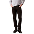 Jeans skinny noirs en coton de Calvin Klein Jeans, coupe ajustée et moderne, visibles sur un mannequin.