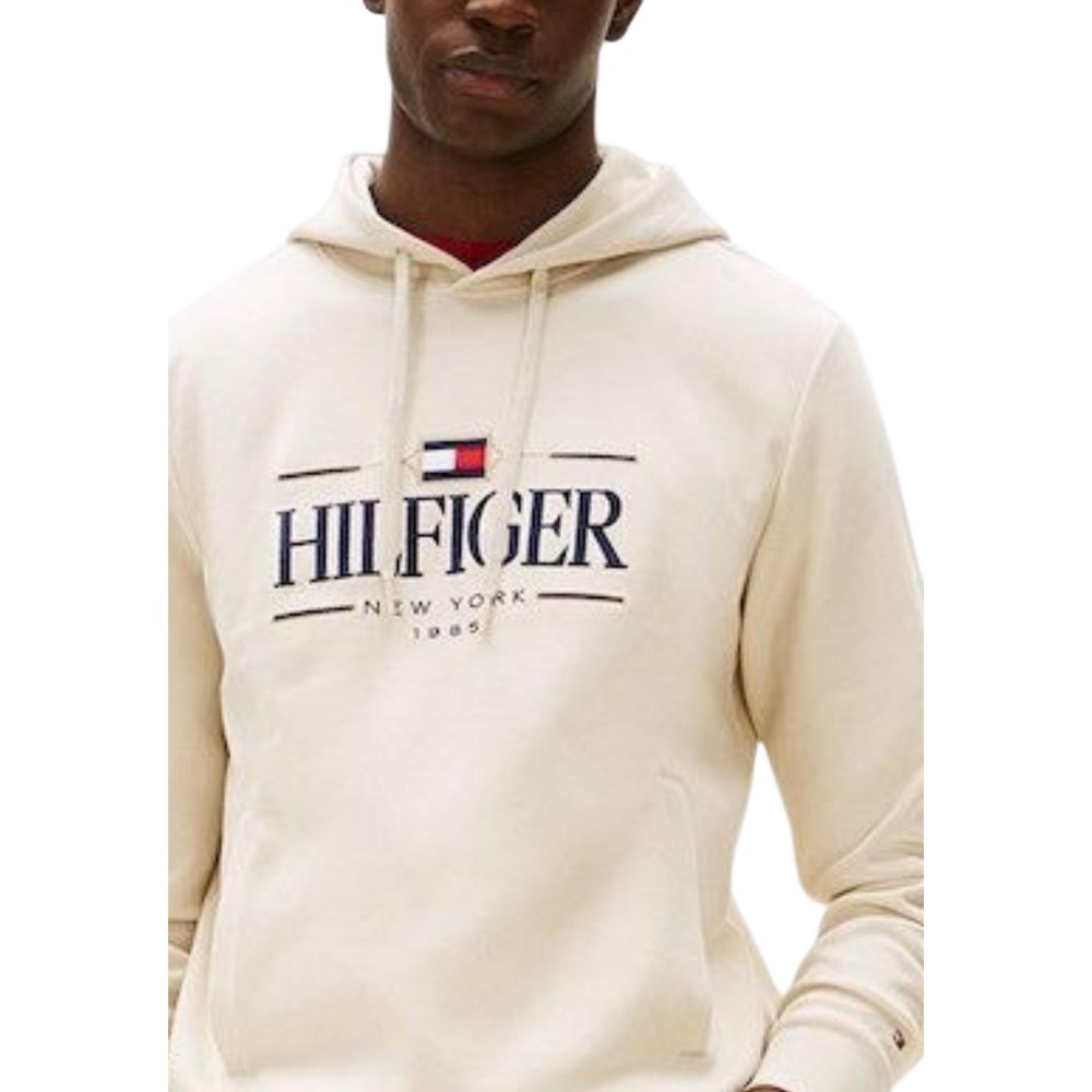 Sweat à capuche beige en coton biologique de Tommy Hilfiger, style décontracté avec logo discret à l'avant.
