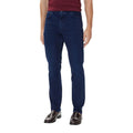 Jeans hommes Tommy Hilfiger en coton recyclé bleu, coupe décontractée, style moderne et confortable, visibles sur l'image.
