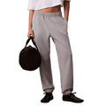 Pantalons de jogging en coton gris de Calvin Klein Jeans, style décontracté pour le sport ou la détente, visibles en gros plan