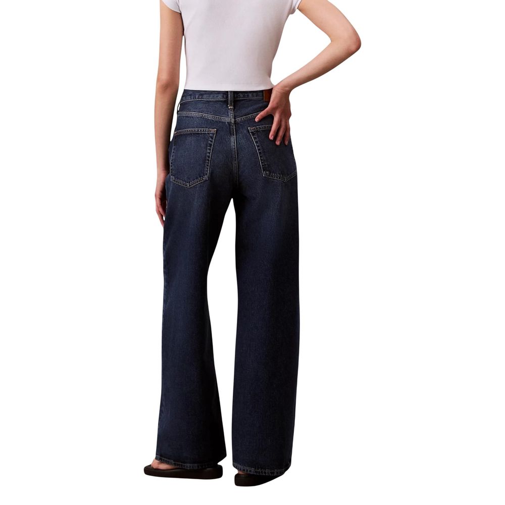 Jeans bootcut Calvin Klein Jeans en coton recyclé bleu, coupe classique et détails modernes, pour un style décontracté.