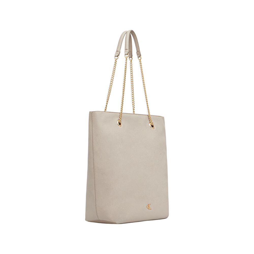 Sac à main beige en polyéthylène de la marque Calvin Klein, avec poignées et design épuré visible sur l'image.
