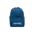 Sac à dos Calvin Klein en polyester recyclé bleu, avec compartiments et logo de la marque visible.
