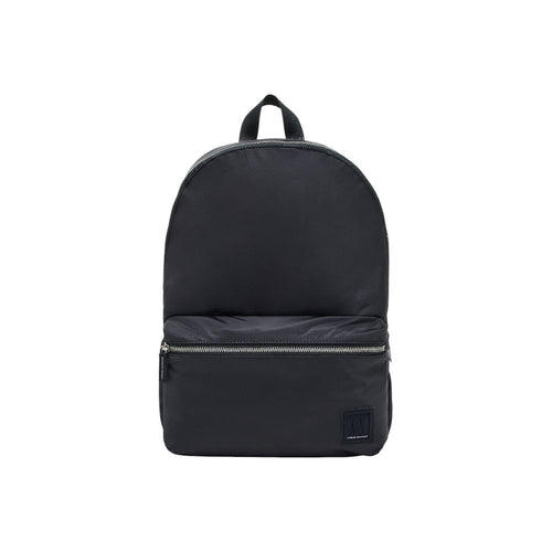 Sac à dos noir en polyamide de la marque Armani Exchange, avec poches et bandoulière réglable.