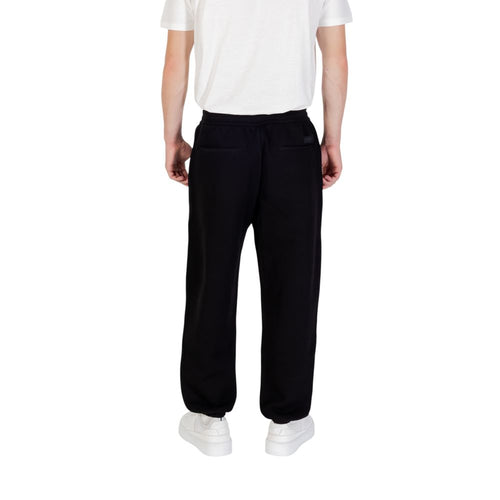 Pantalons de jogging en coton noir Armani Exchange pour homme, look décontracté et confortable, parfait pour l’entraînement ou le quotidien.