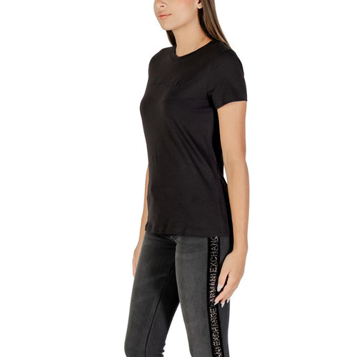 T-shirt en coton noir Armani Exchange, style décontracté, porté sur un mannequin, avec col rond et logo discret.