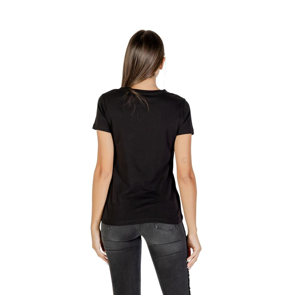 T-shirt en coton noir de la marque Armani Exchange, vue de face, avec logo discret sur la poitrine.