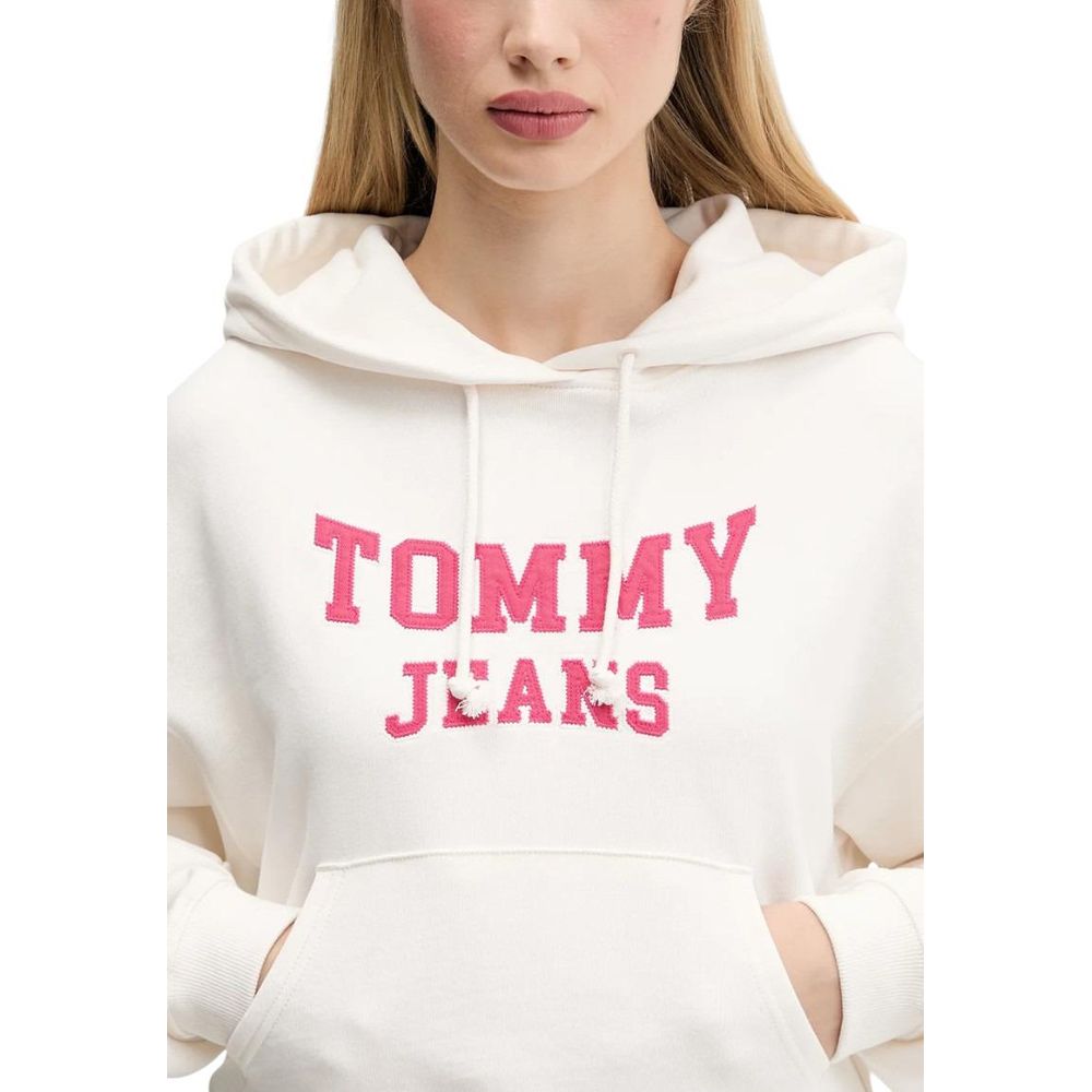 Hoodie Tommy Hilfiger Jeans en coton recyclé couleur crème, style décontracté, avec logo visible sur la poitrine.