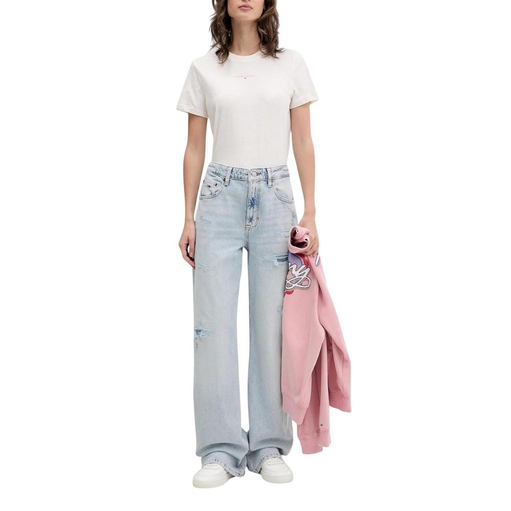Jeans mom Tommy Hilfiger en coton recyclé bleu clair, coupe décontractée, visible sur un mannequin.