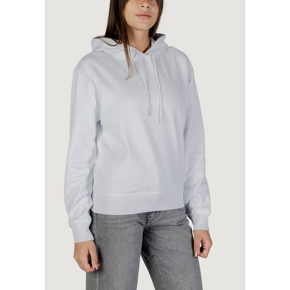 Sweat à capuche en coton blanc de Calvin Klein Jeans, vue de face, avec logo discret visible sur la poitrine.