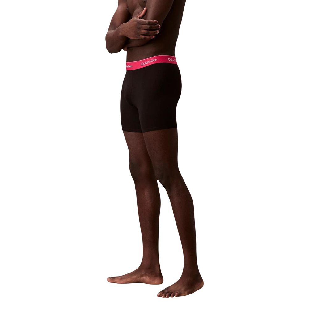 Boxers en coton rose de la marque Calvin Klein Underwear, coupe classique et design confortable.