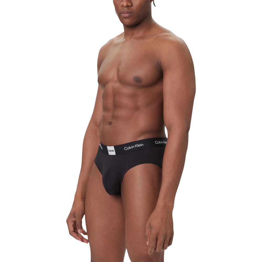 Culottes Calvin Klein Underwear en coton noir, confortables et ajustées, pour homme.